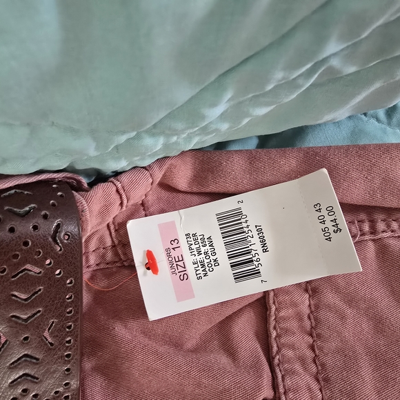 Unionbay Capris with Brown Belt - Picture 2 of 6